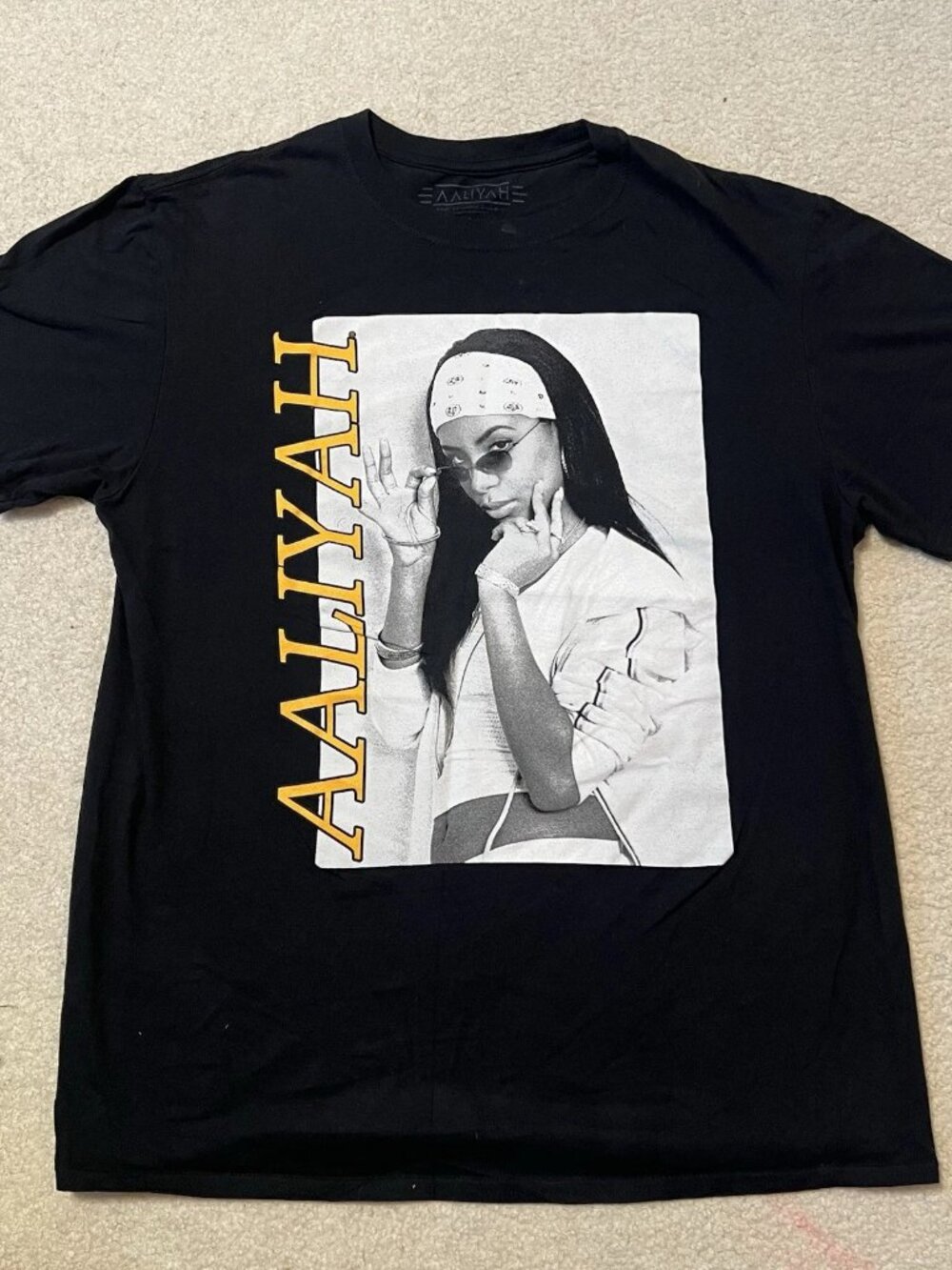 Aaliyah Vintage Style Graphic T-Shirt Black Men's Size Large PortraitHip Hop Rap